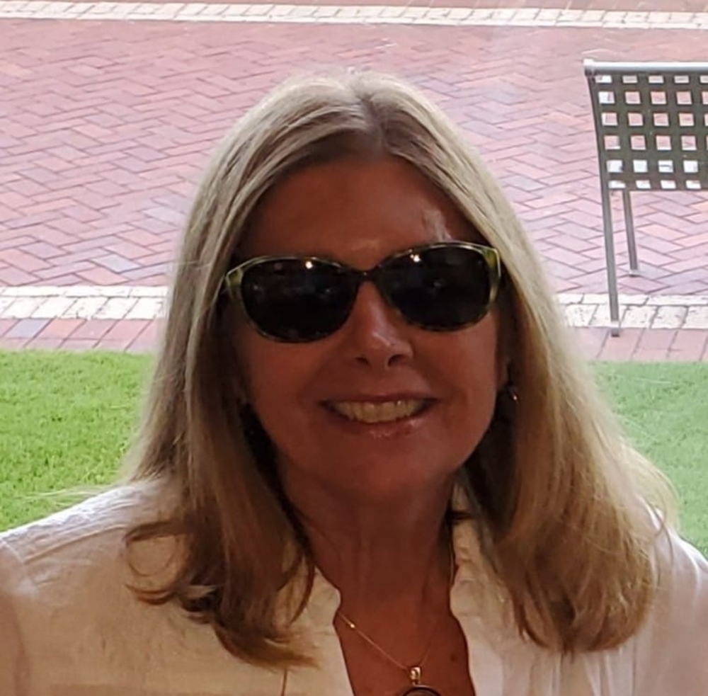 Meet your Posher, Lois